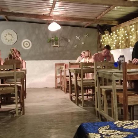 Selow Homestay Kuta  Exteriör bild