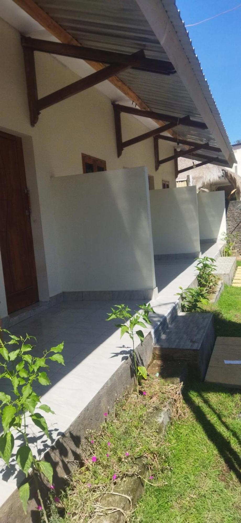 Selow Homestay Kuta  Exteriör bild